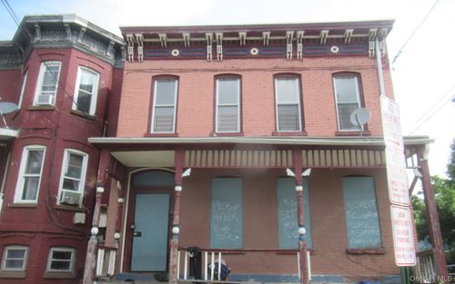 84 Benkard Ave, Newburgh, NY, 12550-5917 | Card Image