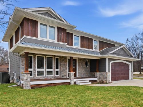 33120 Tall Pine Ct, Chesterfield, MI, 48047-1450 | Card Image