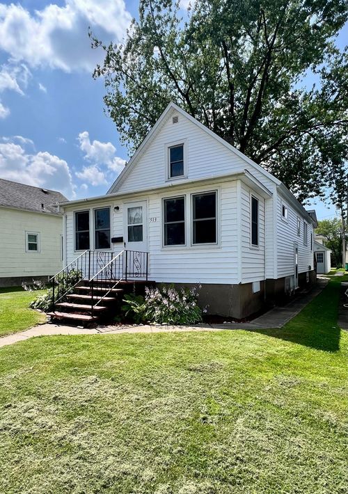 513 3rd St, Nashwauk, MN, 55769-1221 | Card Image