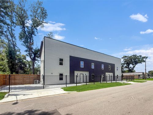 b-1719 Esther Dr, Houston, TX, 77088-5917 | Card Image