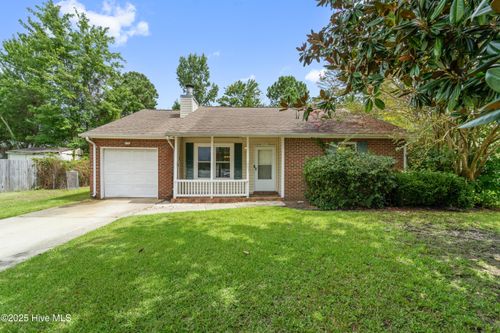 207 Spruce Ct, Jacksonville, NC, 28546-4733 | Card Image