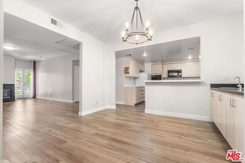 209-5350 White Oak Avenue, Los Angeles, CA, 91316 | Card Image