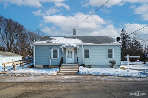 2 N Van Buren St, Newark, IL, 60541-3140 | Card Image