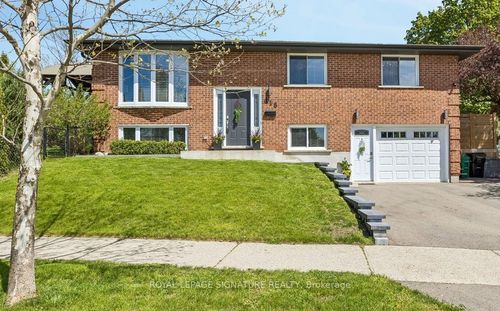618 Fern Rd, Waterloo, ON, N2V1G6 | Card Image