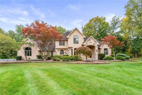 33 Crossbow Dr, Penfield, NY, 14526-9757 | Card Image