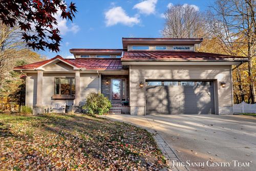 1020 Brookway Ct, Norton Shores, MI, 49441-7006 | Card Image