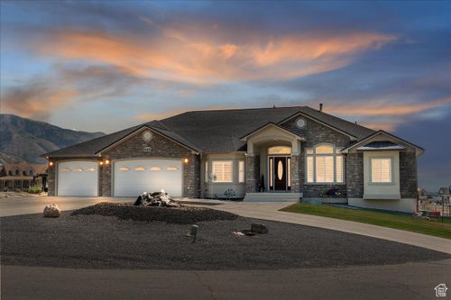 898 E 260 N, Hyde Park, UT, 84318-3334 | Card Image