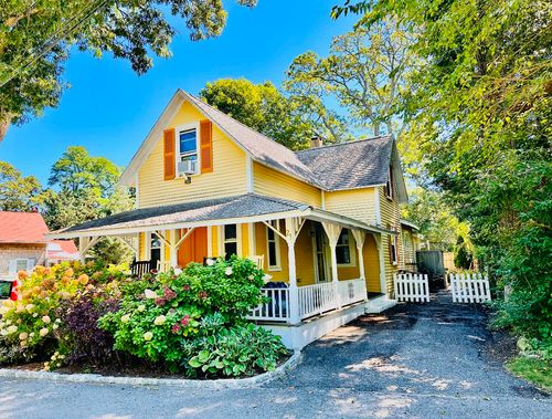 23 Laurel Ave, Oak Bluffs, MA, 02557-7000 | Card Image