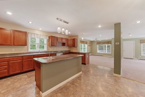 17 Riley Rd, Seabrook, NH, 03874-4317 | Card Image