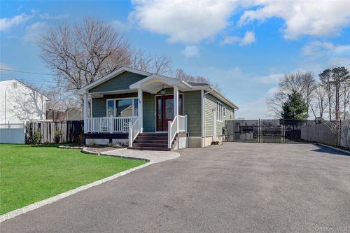 36 Studley St, Brentwood, NY, 11717-7523 | Card Image