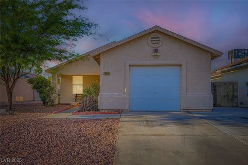 654 Roberta Alecia Ave, North Las Vegas, NV, 89031-7975 | Card Image
