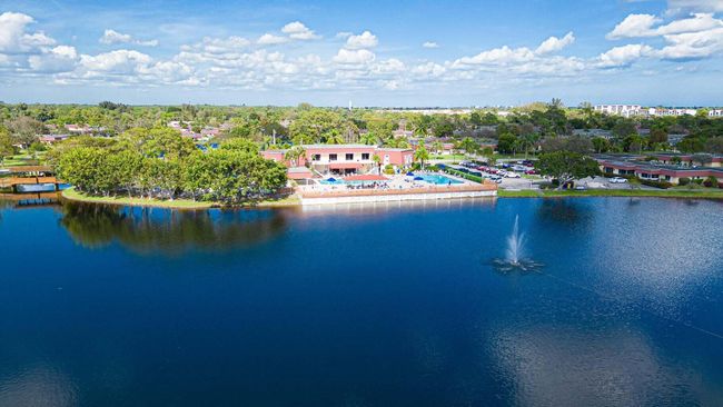 733 Nantucket Cir, Condo with 2 bedrooms, 2 bathrooms and null parking in Lake Worth FL | Image 30