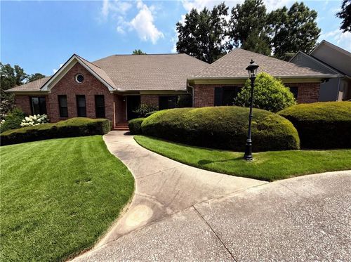 135 N Clublands Ct, Johns Creek, GA, 30022-5171 | Card Image