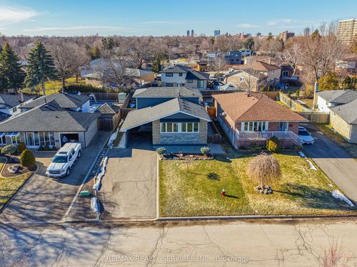 8 Edwin Dr, Brampton, ON, L6Y1A1 | Card Image