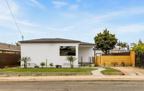 1320 Higgins St, Oceanside, CA, 92058-2642 | Card Image