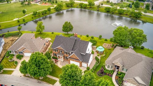 21250 S Redwood Ln, Shorewood, IL, 60404-7405 | Card Image