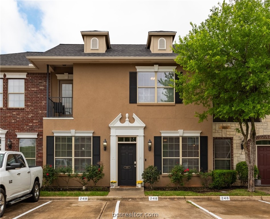 Forest Pvt Dr, College Station, TX 77840