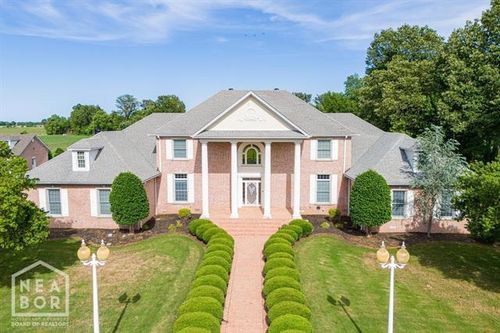 3201 S 2nd Ave, Paragould, AR, 72450-4888 | Card Image