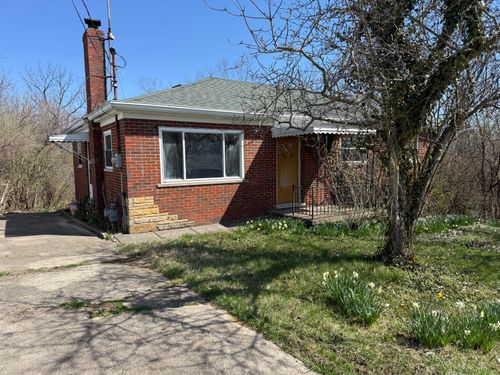352 Rose Dr, Alexandria, KY, 41001-9217 | Card Image