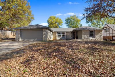 1906 Rolling Hills Drive, House other with 4 bedrooms, 2 bathrooms and null parking in Bartlesville OK | Image 1