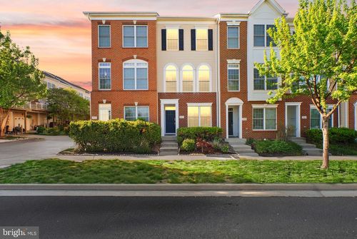 25031 Riding Center Dr, CHANTILLY, VA, 20152-6039 | Card Image