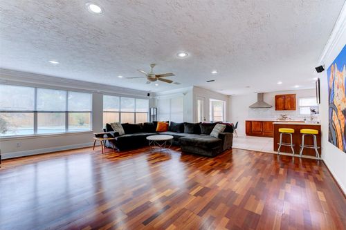 5638 Long Creek Ln, Houston, TX, 77088-5526 | Card Image