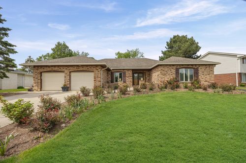 412 Stratford Ln, Willowbrook, IL, 60527-5435 | Card Image