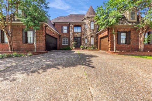 649 Ridge Springs Rd, Collierville, TN, 38017-8527 | Card Image