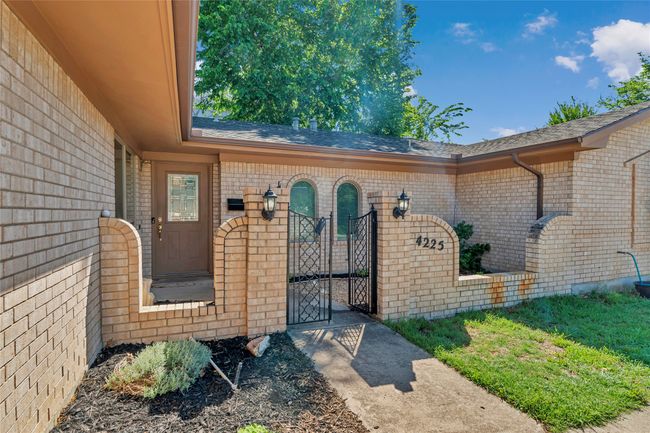 4225 Dawn Dr, House other with 4 bedrooms, 3 bathrooms and null parking in Benbrook TX | Image 5