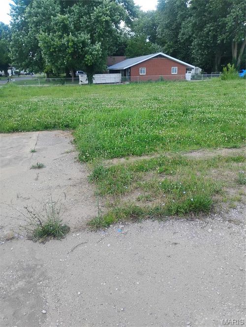 0 E Chain Of Rocks Road, Granite City, IL, 62040 | Card Image