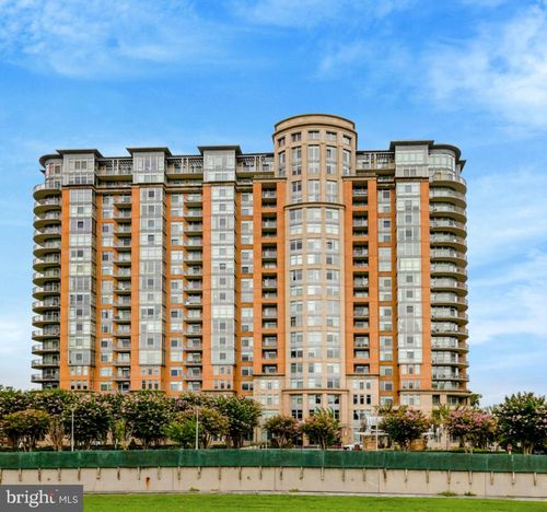 apt-412-8220 Crestwood Heights Dr, MCLEAN, VA, 22102-3126 | Card Image