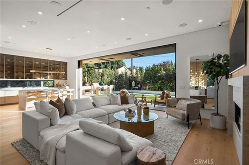 14758 Morrison St, Sherman Oaks, CA, 91403-1651 | Card Image