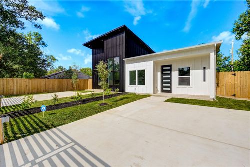 6710 Kassarine Pass, Houston, TX, 77033-1723 | Card Image