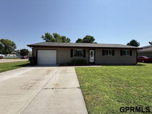 1406 Liberty Dr, Lexington, NE, 68850-1187 | Card Image
