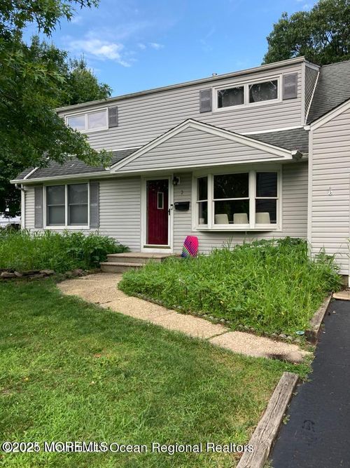 2 Lloyd Pl, Oakhurst, NJ, 07755-1209 | Card Image