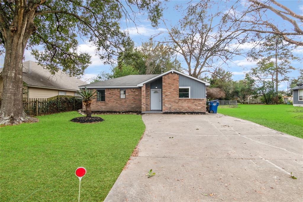 Moore St, Tomball, TX 77375