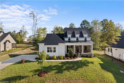 7608 Monty Dr, Kernersville, NC, 27284-5004 | Card Image