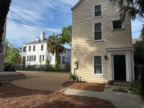carriage-house-62 Montagu Street, Charleston, SC, 29401 | Card Image