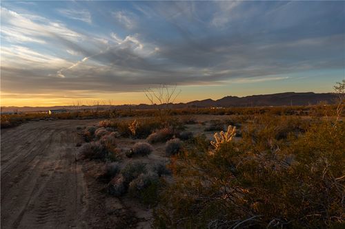 207-17-065 S Cameron Road, Yucca, AZ, 86438 | Card Image