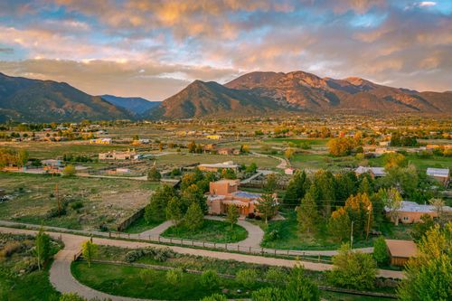 9 Desiderio Rd, Arroyo Seco, NM, 87514-5017 | Card Image