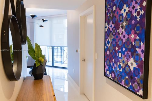 apt-810-301 Altara Ave, Coral Gables, FL, 33146-1476 | Card Image
