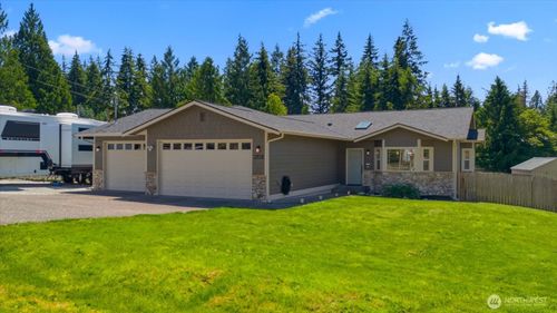 8102 323rd Pl Nw, Stanwood, WA, 98292-5808 | Card Image