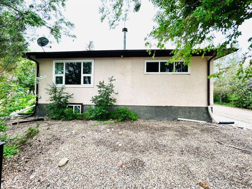 105 2 Ave W, Acadia Valley, AB, T0J0A0 | Card Image