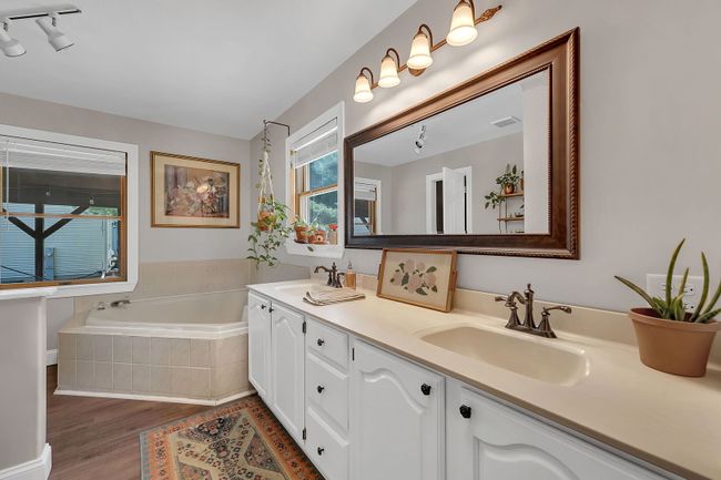 694 Lasalle Dr, House other with 4 bedrooms, 2 bathrooms and 3 parking in Somonauk IL | Image 10