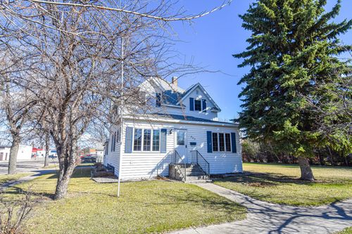 203 E Fletcher Ave, Warren, MN, 56762-1616 | Card Image