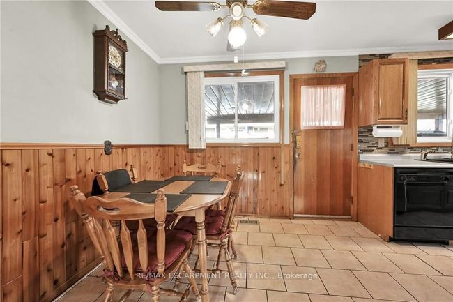 135 Nash Rd N, House other with 3 bedrooms, 2 bathrooms and 5 parking in Hamilton ON | Image 12
