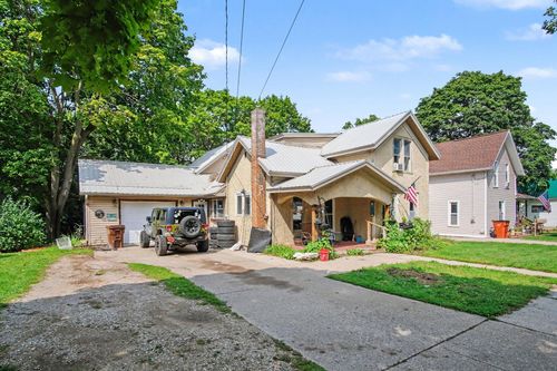 717 S Broas St, Belding, MI, 48809-1914 | Card Image