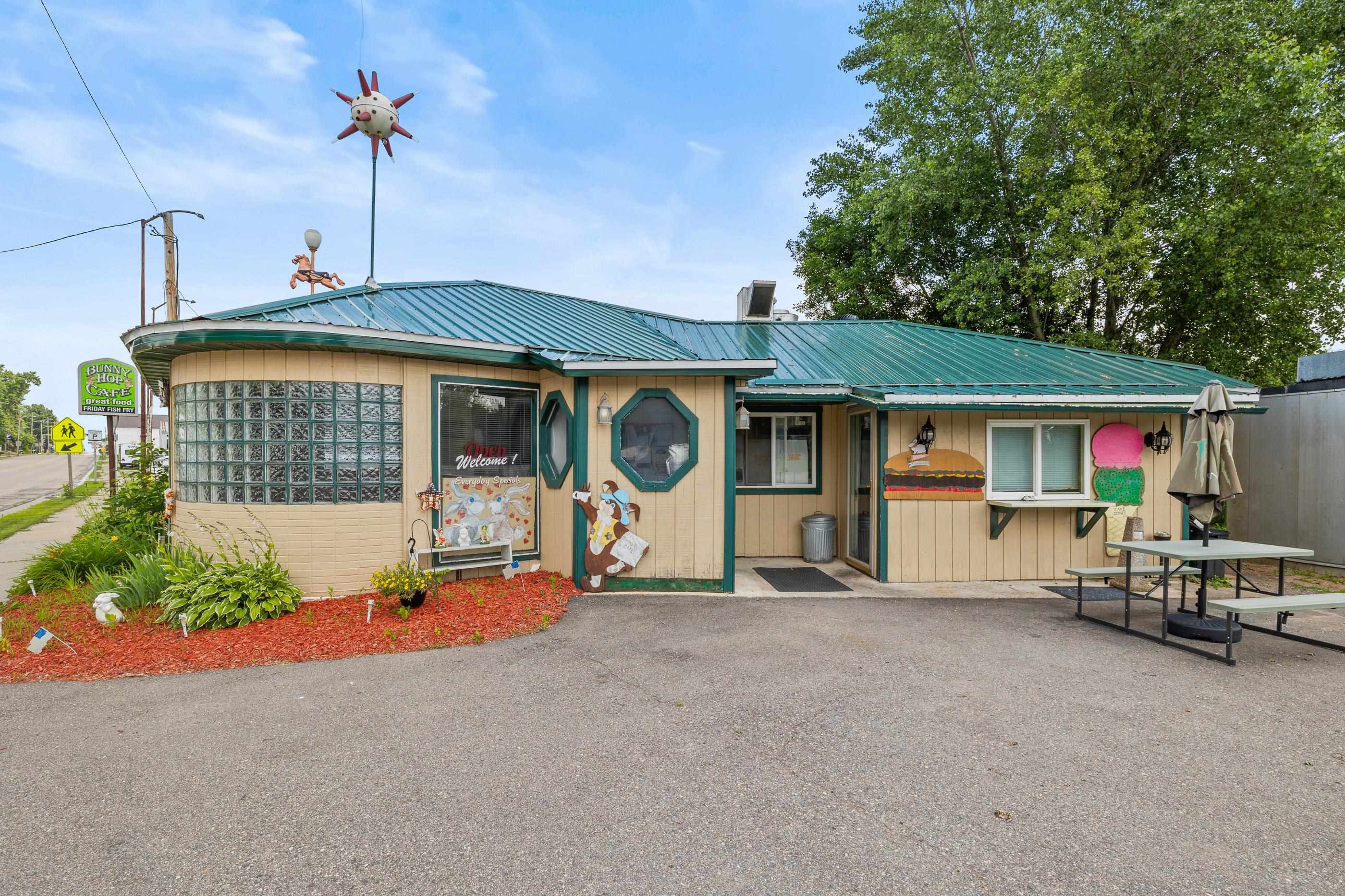601 Main St, Junction City, WI 54443