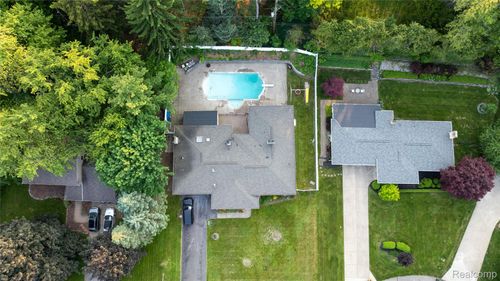 626 Wilwood Rd, Rochester Hills, MI, 48309-2427 | Card Image