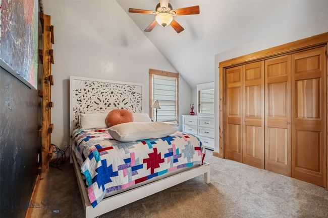 upstairs bedroom 1 | Image 38